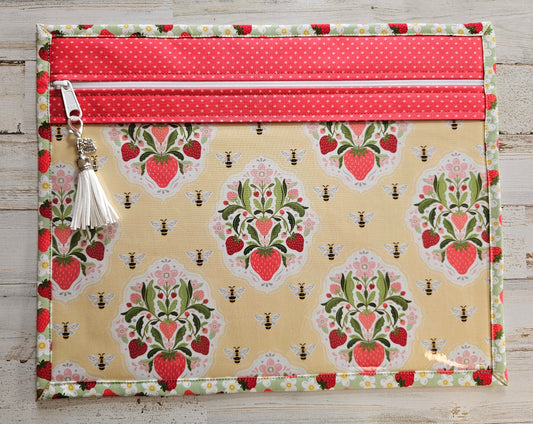 Project Bag 11" x 14" - Vinyl Front - Strawberries, Yellow Front